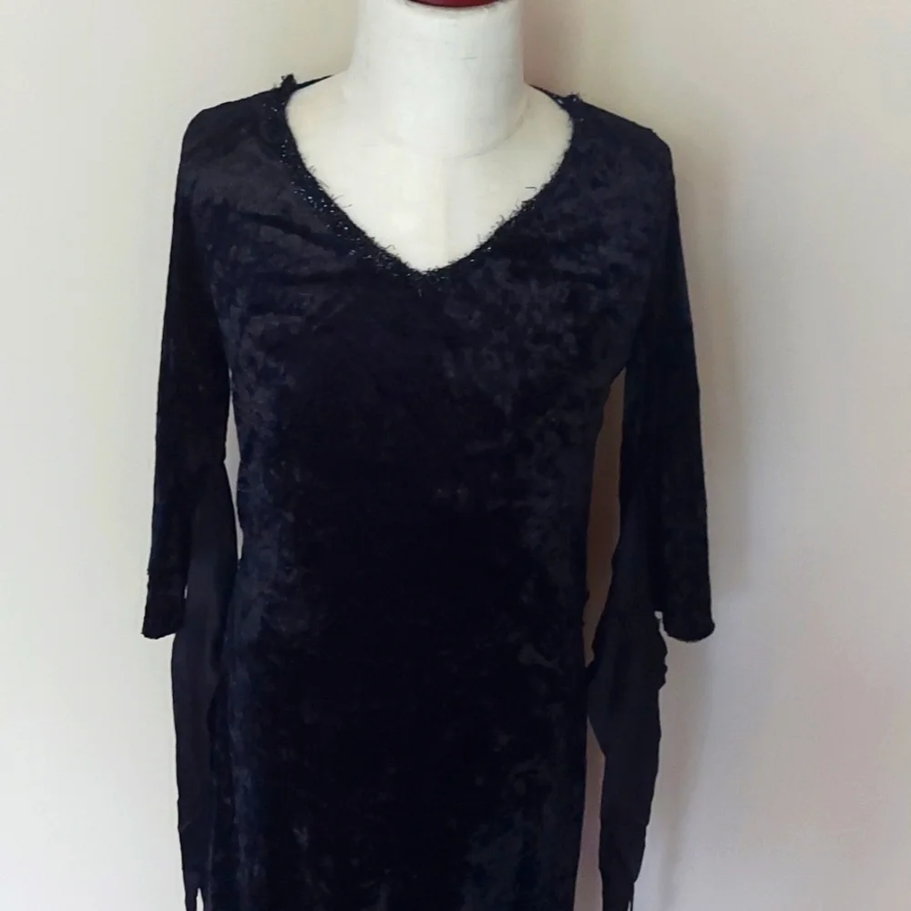 Officially Licensed Addams Family Girl's Morticia Costume + Wig - size